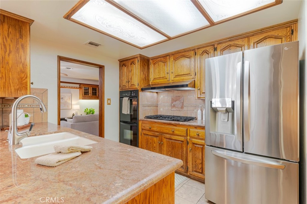 835 N Lincoln Street Property Photo 22