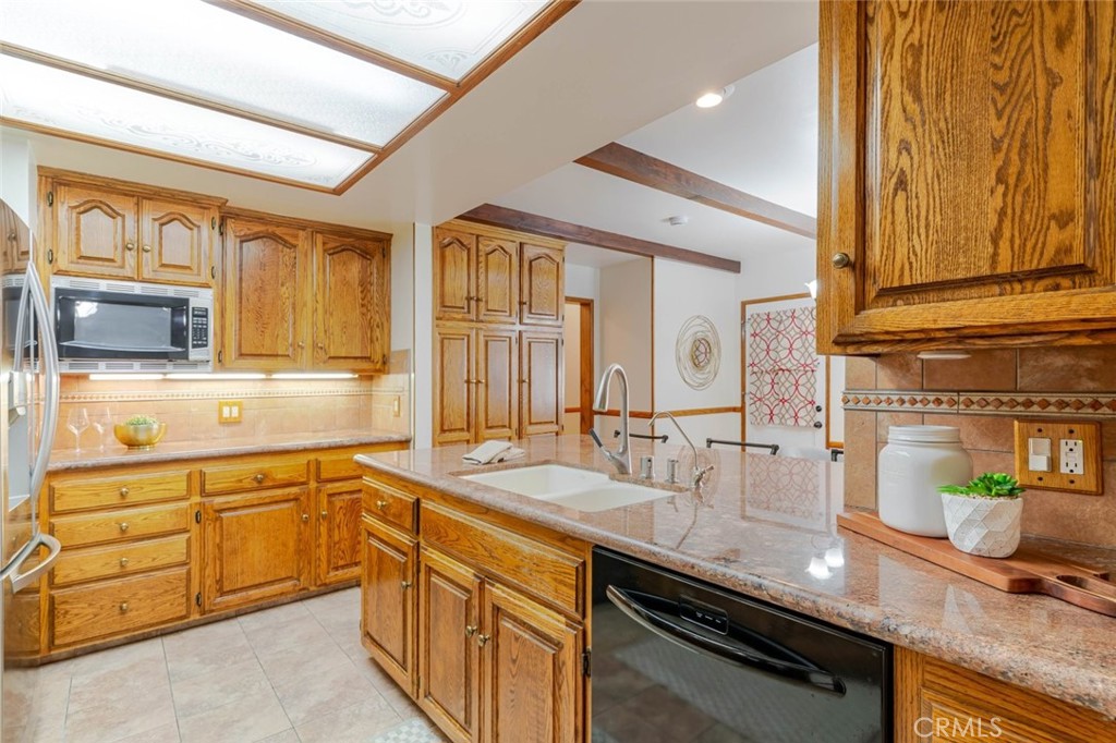 835 N Lincoln Street Property Photo 23