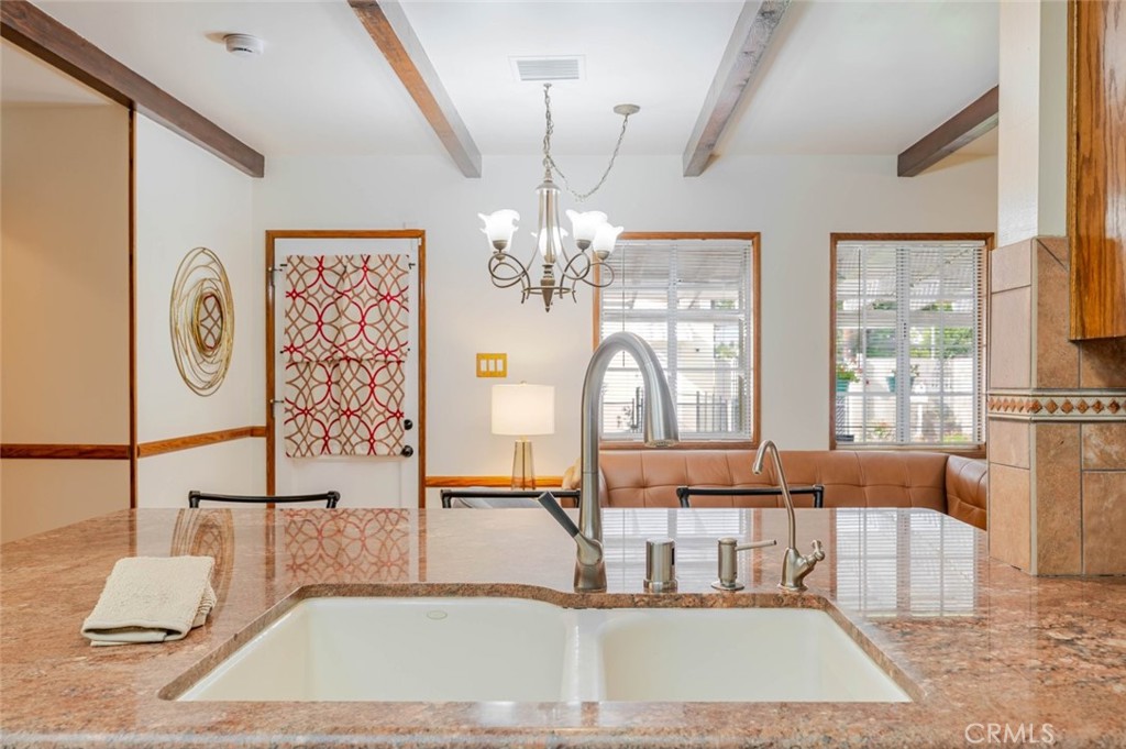 835 N Lincoln Street Property Photo 24