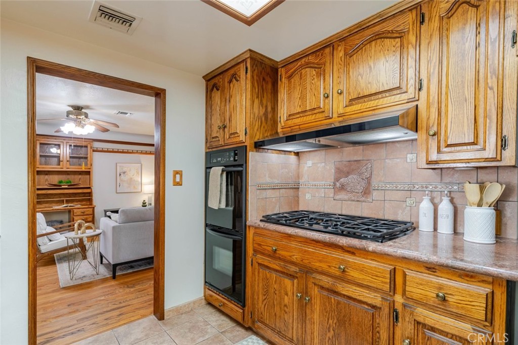 835 N Lincoln Street Property Photo 25