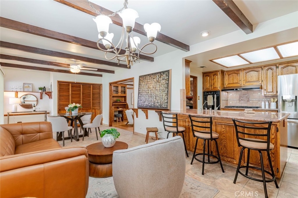 835 N Lincoln Street Property Photo 27