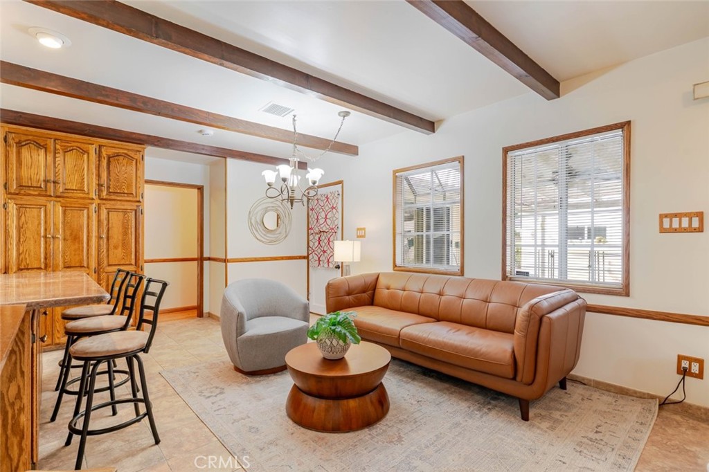 835 N Lincoln Street Property Photo 28