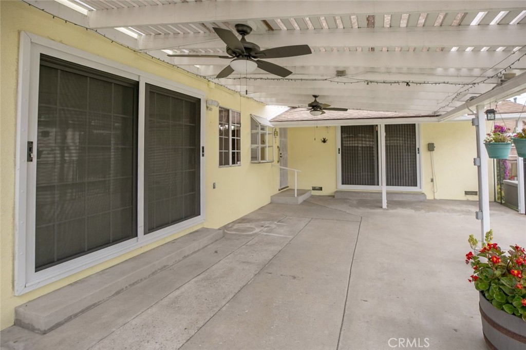 835 N Lincoln Street Property Photo 34