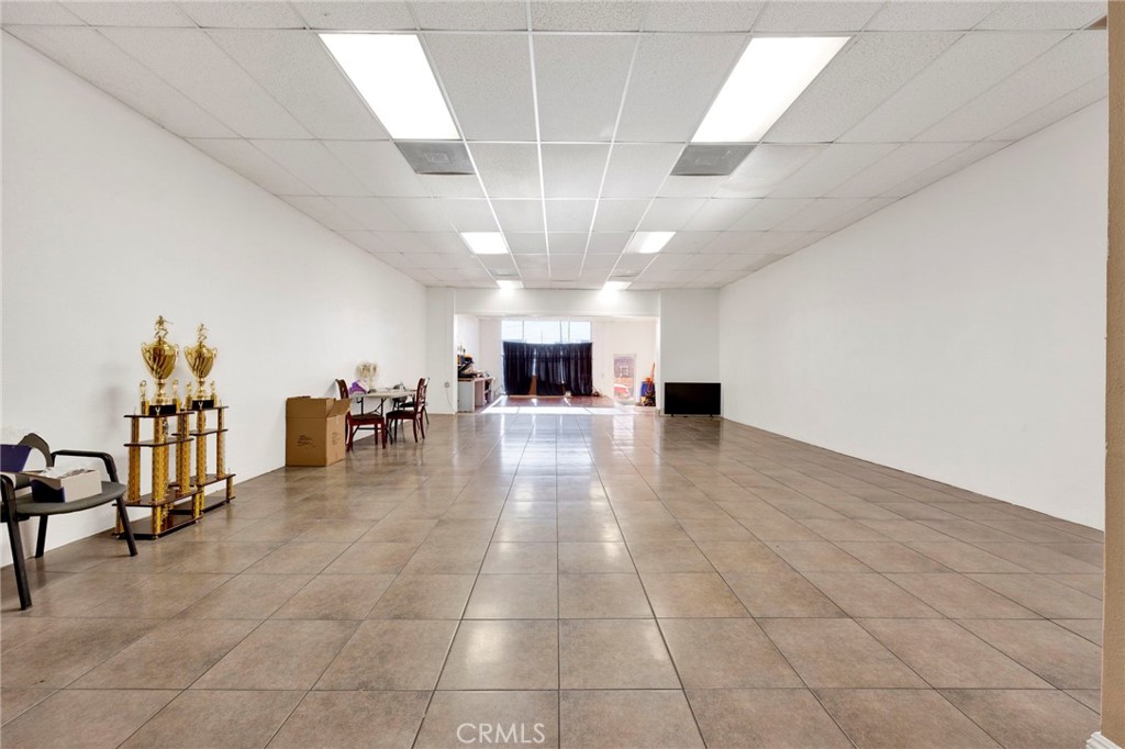 3226 N San Fernando Boulevard Property Photo 5
