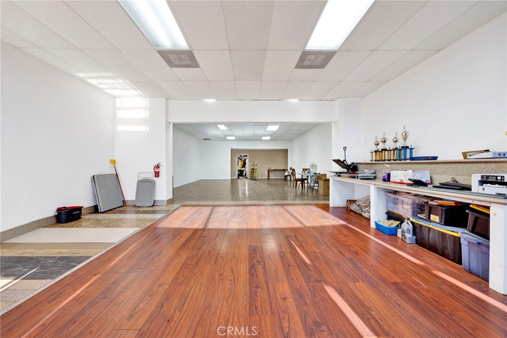 3226 N San Fernando Boulevard Property Photo 13
