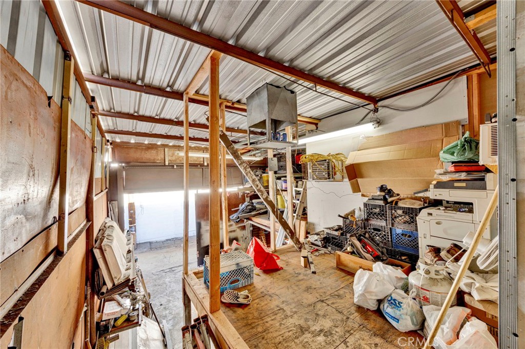 3226 N San Fernando Boulevard Property Photo 17