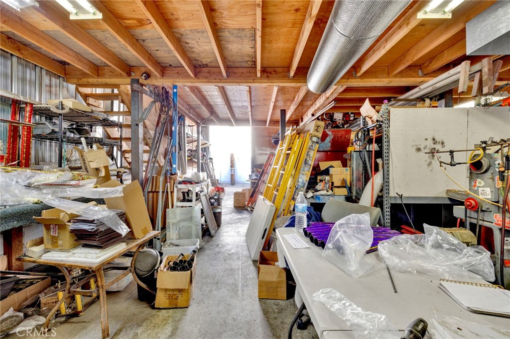 3226 N San Fernando Boulevard Property Photo 18