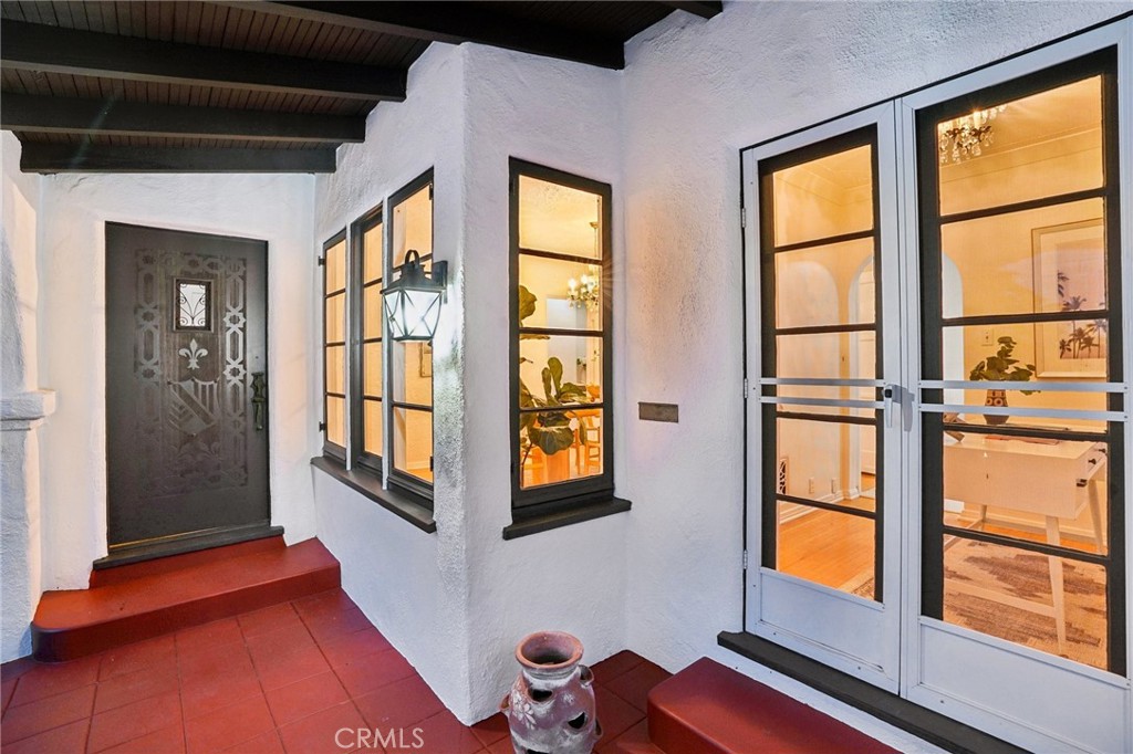 5337 La Roda Avenue Property Photo 2