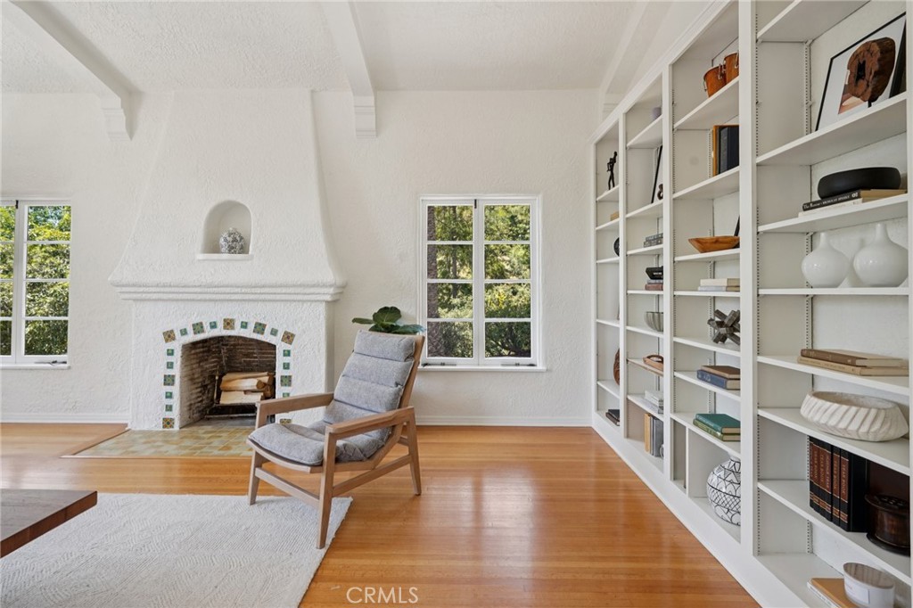 5337 La Roda Avenue Property Photo 8