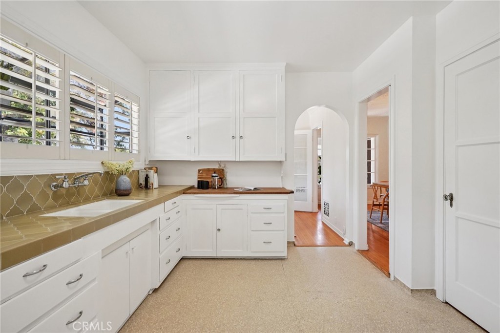 5337 La Roda Avenue Property Photo 12