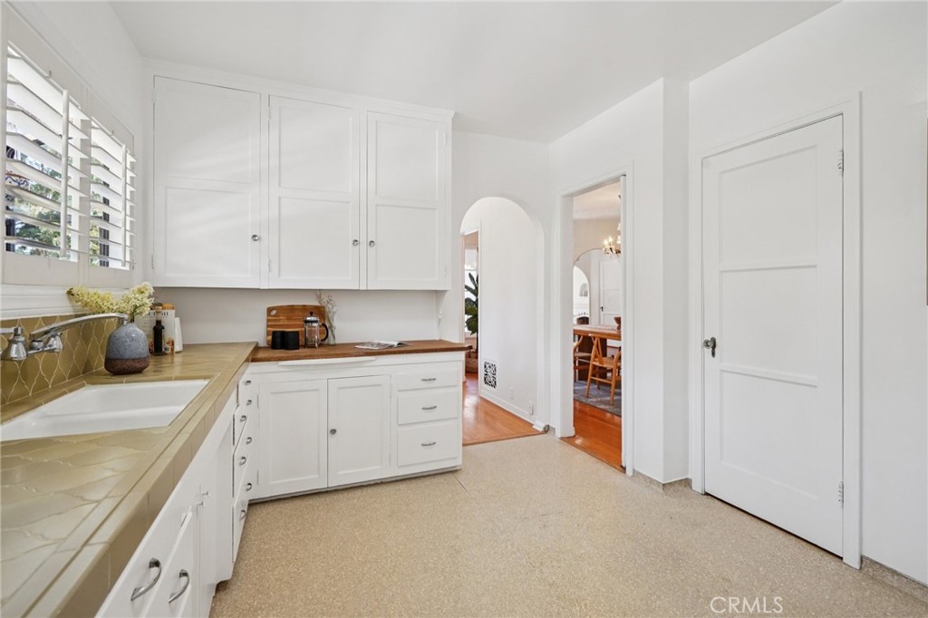 5337 La Roda Avenue Property Photo 14
