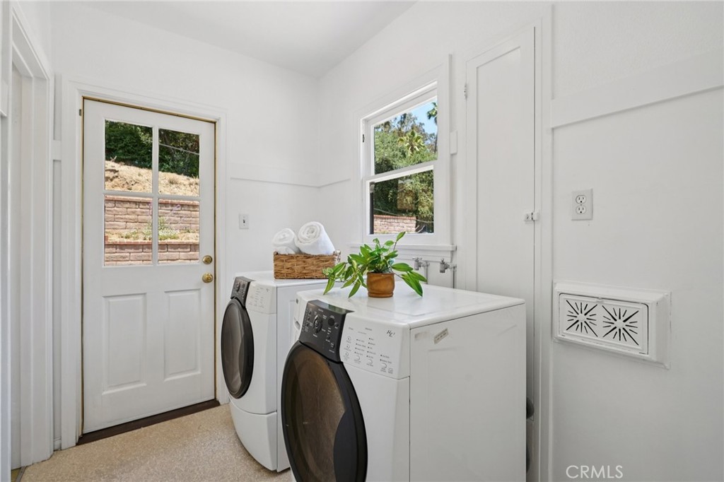 5337 La Roda Avenue Property Photo 27