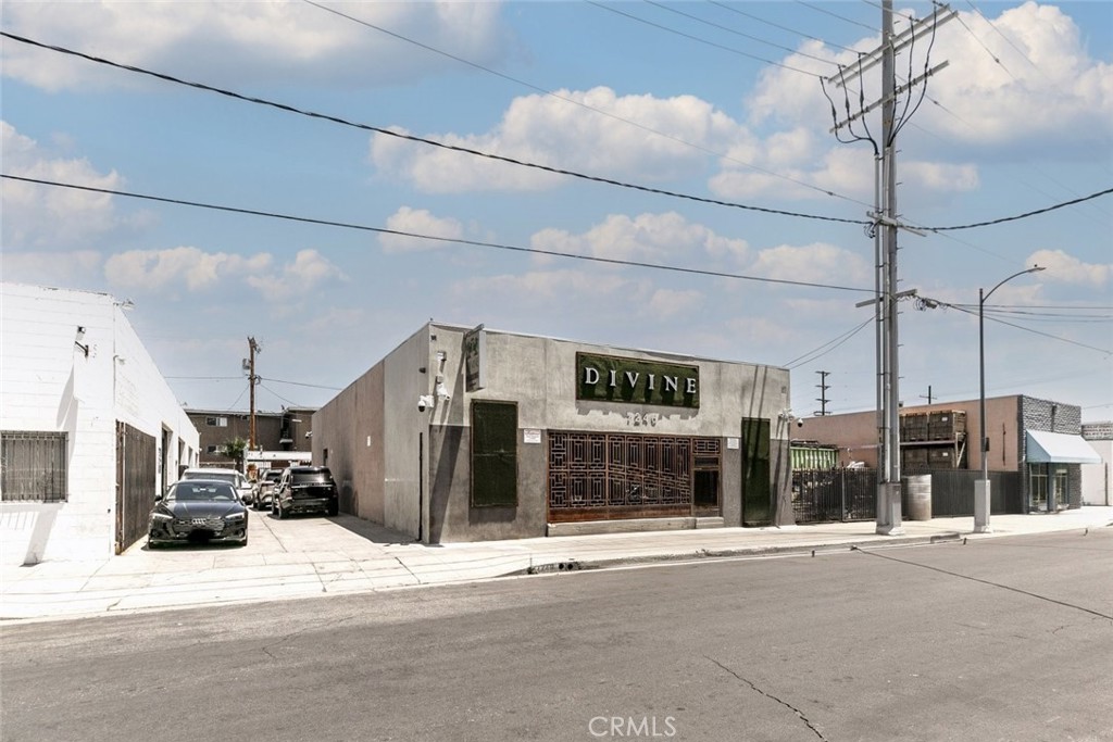 7246 Eton Avenue Property Photo 2