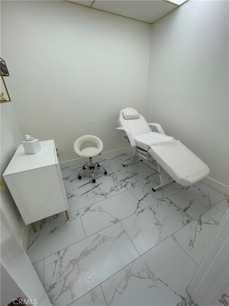 2621 Honolulu Avenue Property Photo 5