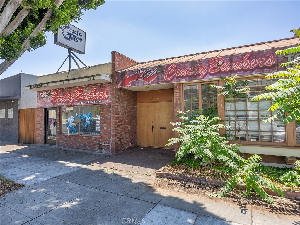 4708 4710 W Magnolia Boulevard Property Photo 5