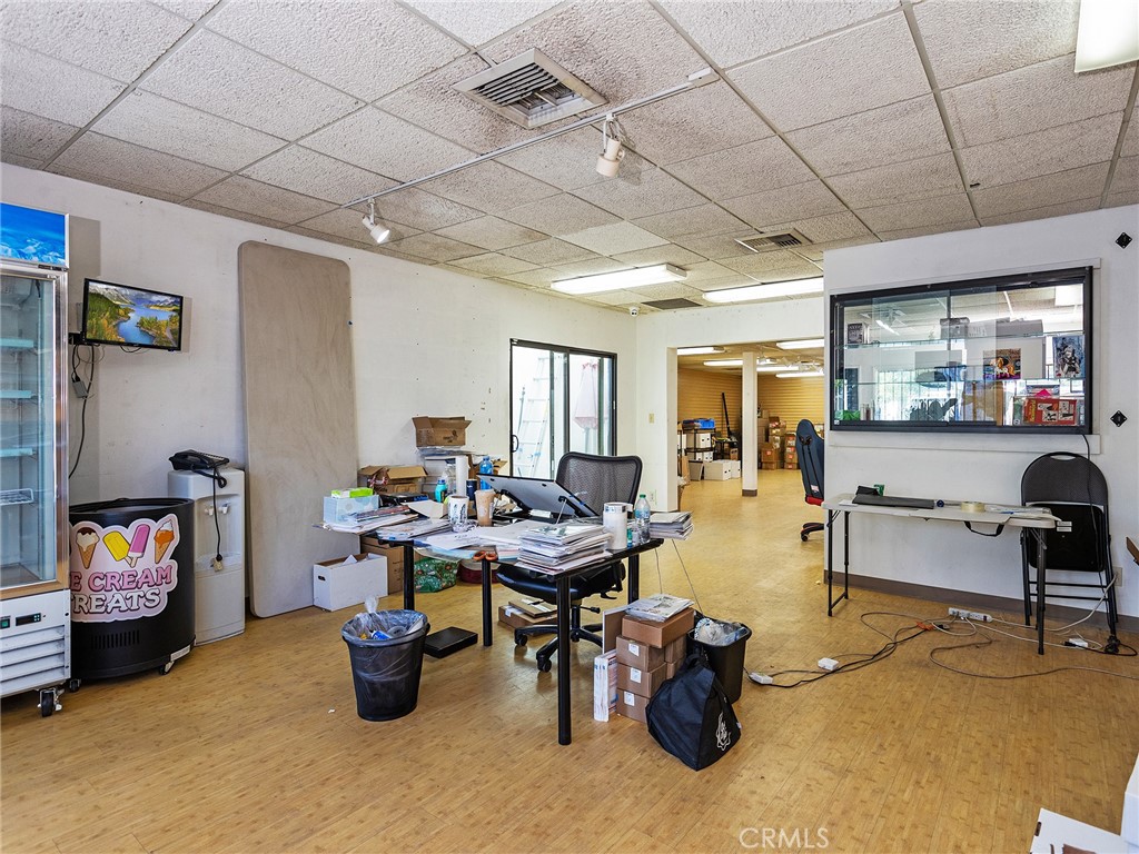 4708 4710 W Magnolia Boulevard Property Photo 7