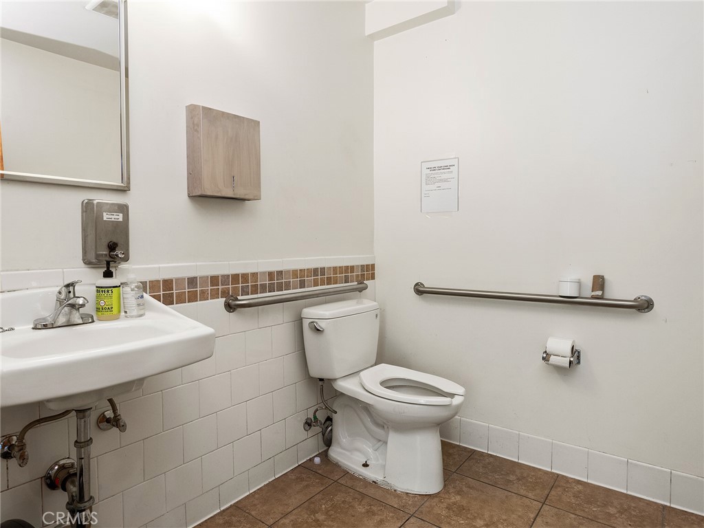 4708 4710 W Magnolia Boulevard Property Photo 18