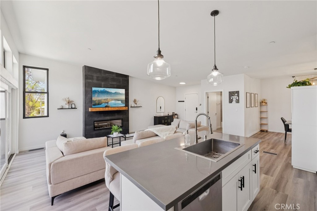 4834 Farquhar Street Property Photo 4