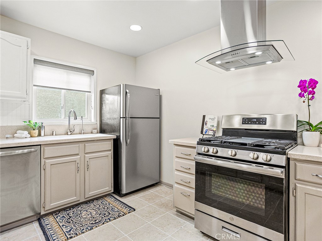 1234 N Pass Avenue Property Photo 5