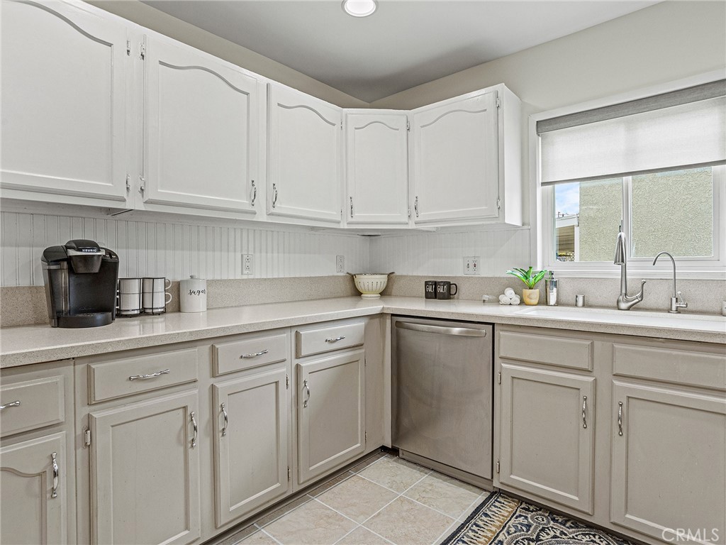 1234 N Pass Avenue Property Photo 7