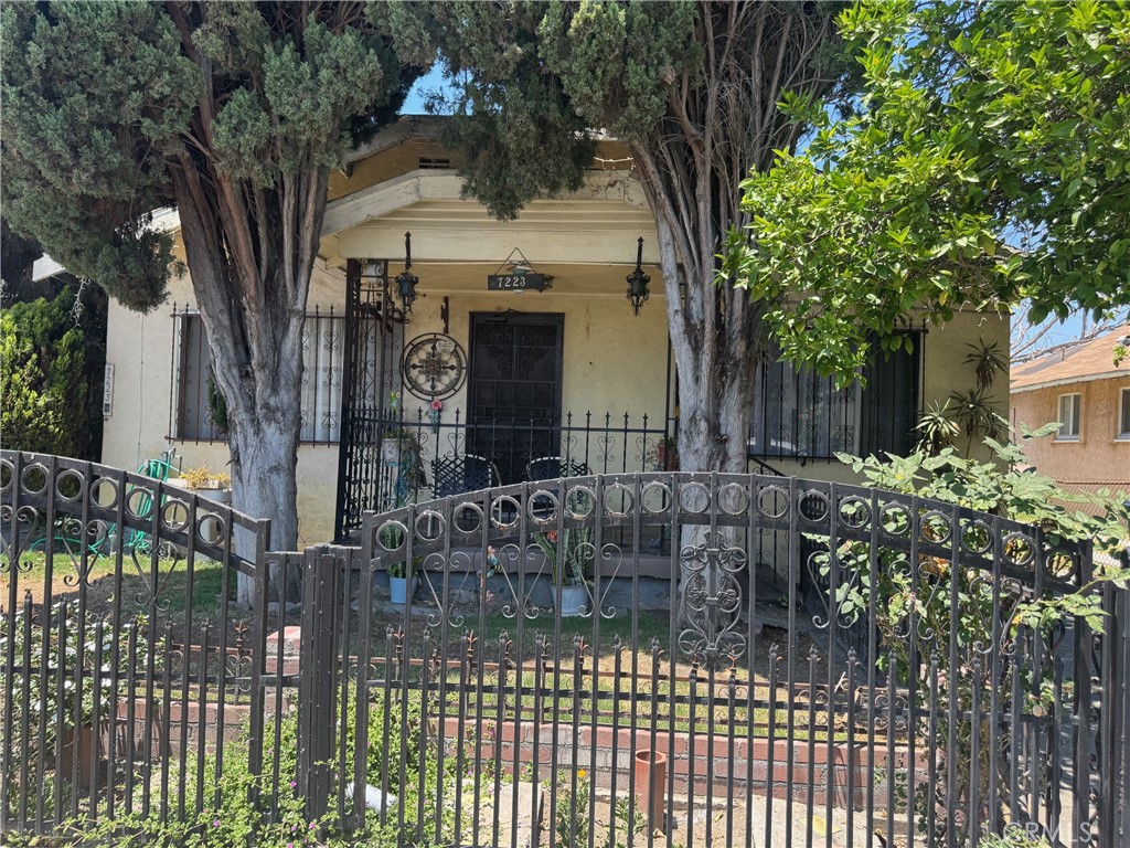 7223 Holmes Avenue Property Photo 1