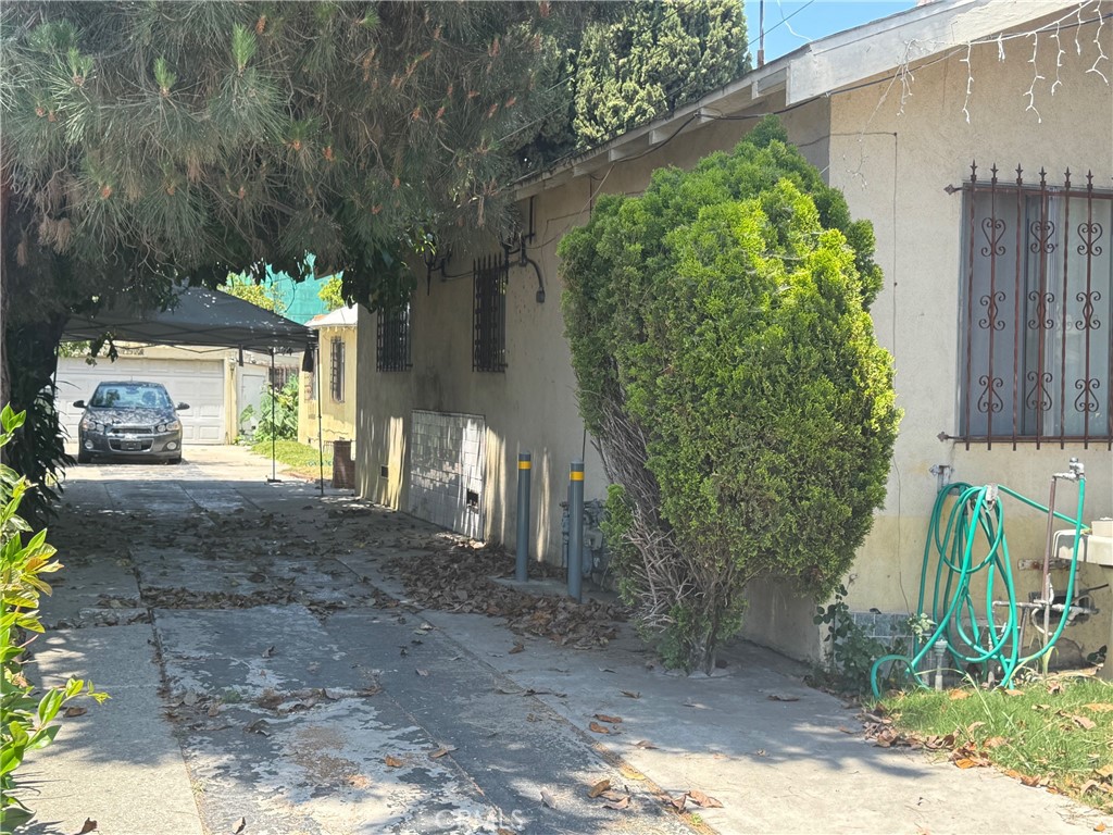 7223 Holmes Avenue Property Photo 3