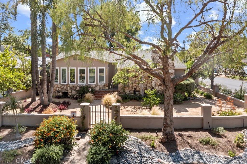 4855 Arcola Avenue Property Photo 1
