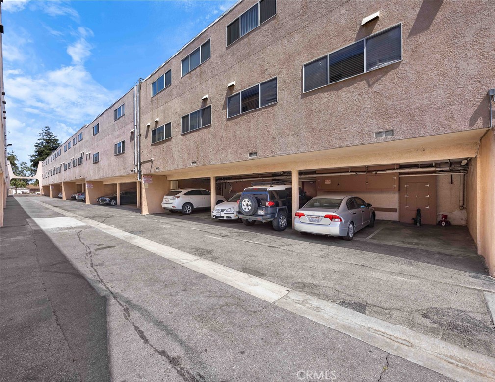 7924 Woodman Avenue 20 Property Photo 20