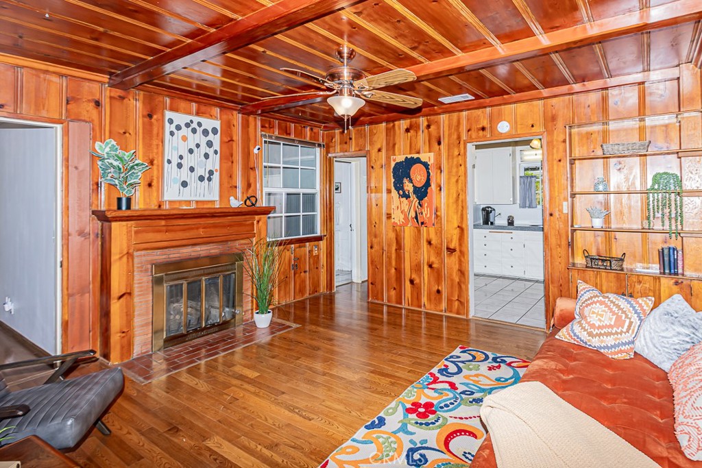 11559 Blix Street Property Photo 5