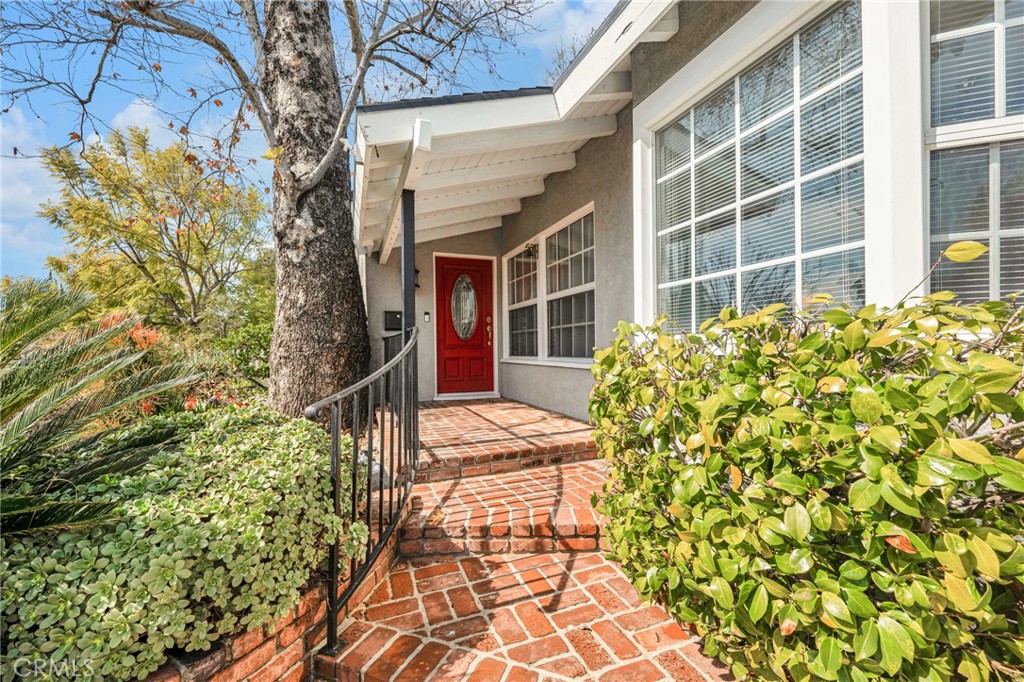 11559 Blix Street Property Photo 7
