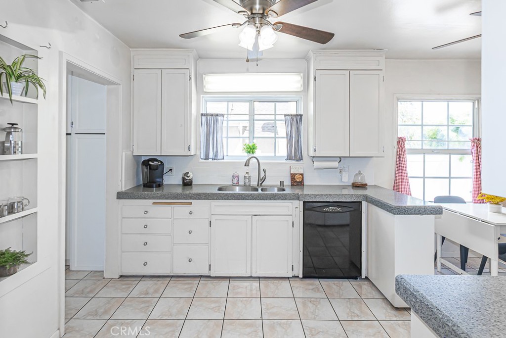 11559 Blix Street Property Photo 11