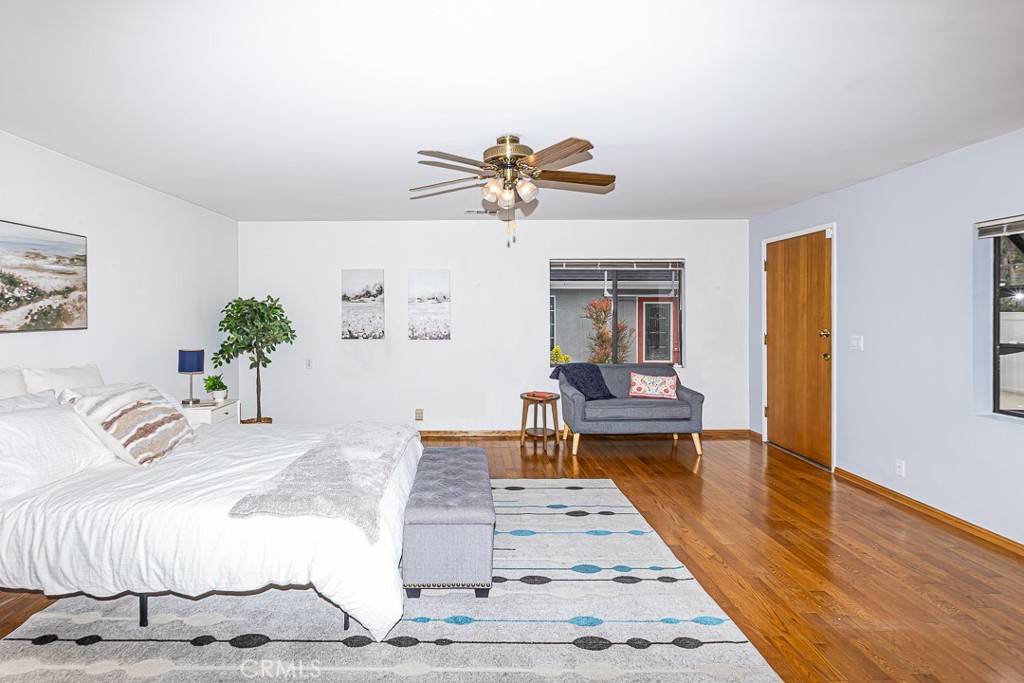 11559 Blix Street Property Photo 18
