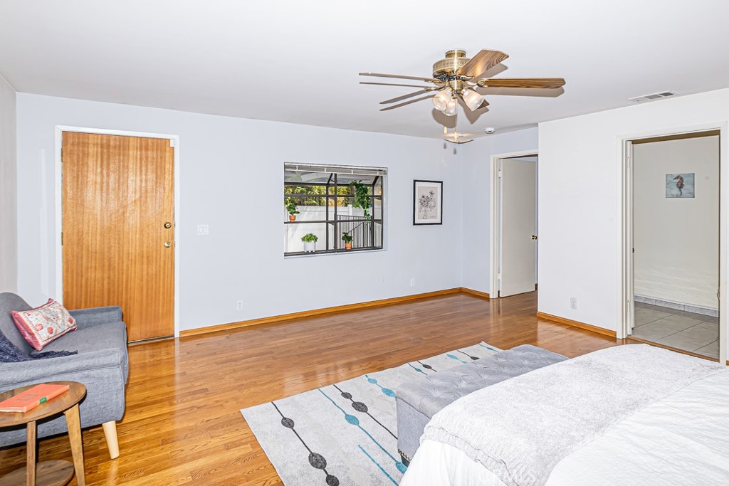 11559 Blix Street Property Photo 19