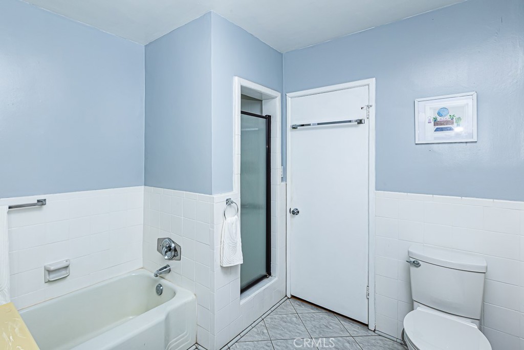 11559 Blix Street Property Photo 24