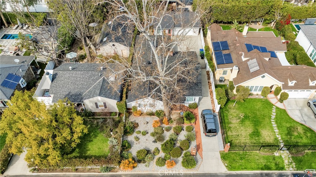 11559 Blix Street Property Photo 36