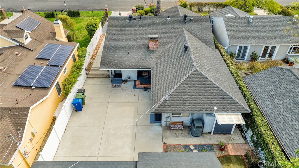 11559 Blix Street Property Photo 38