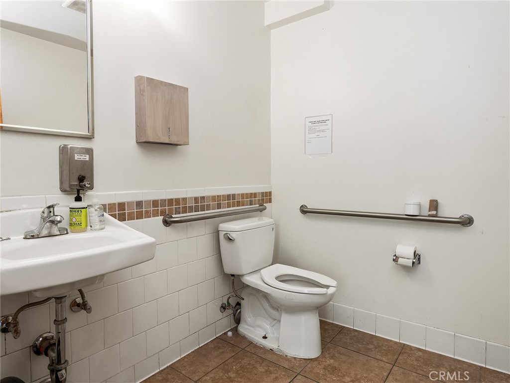 4708 4710 W Magnolia Boulevard Property Photo 18