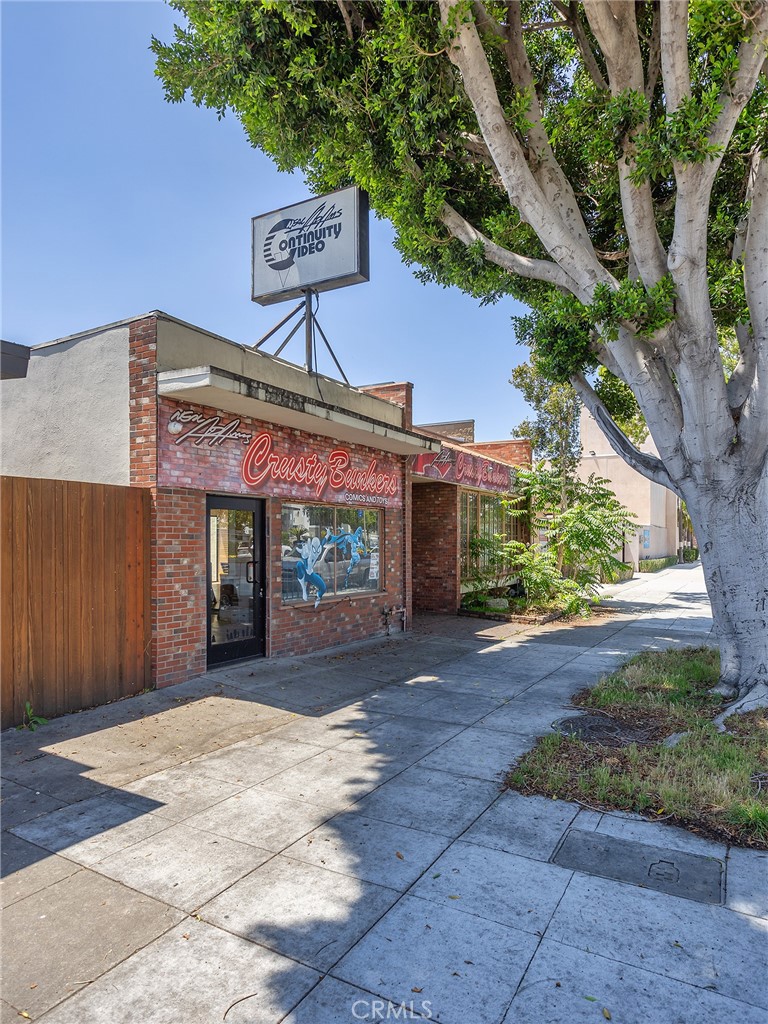 4710 W Magnolia Boulevard Property Photo 4