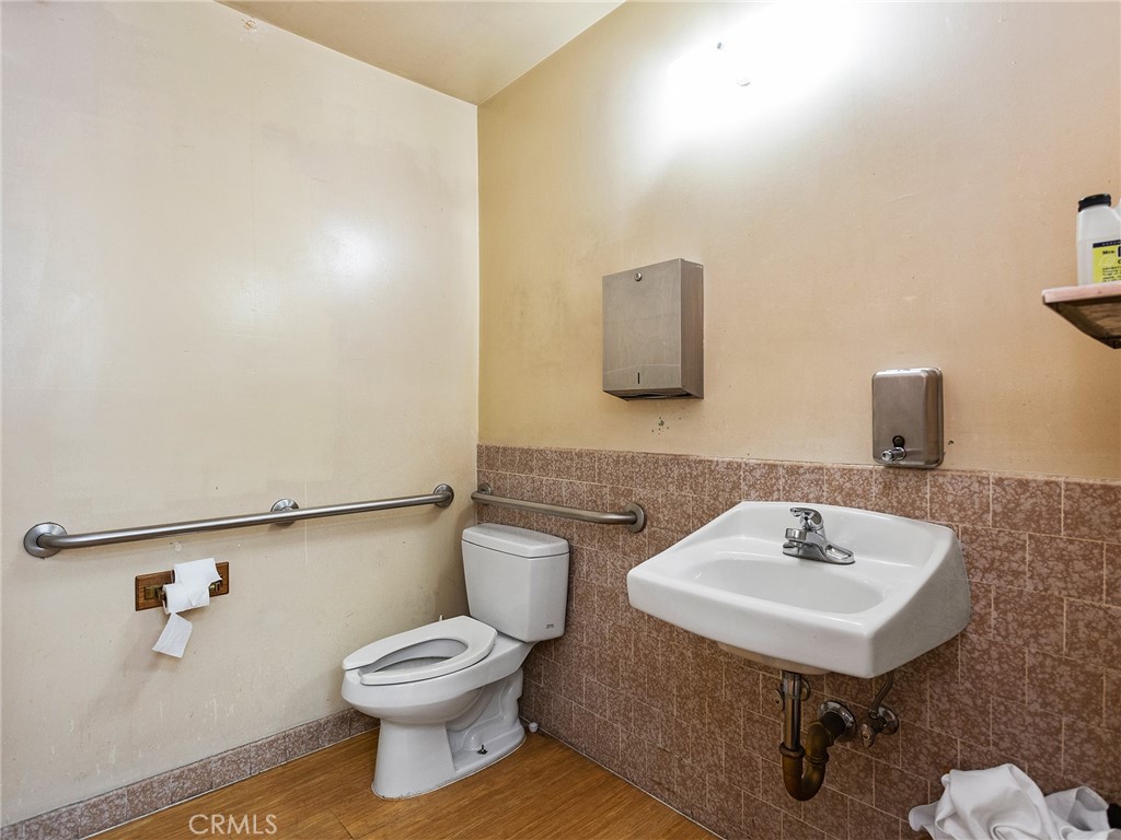 4710 W Magnolia Boulevard Property Photo 20