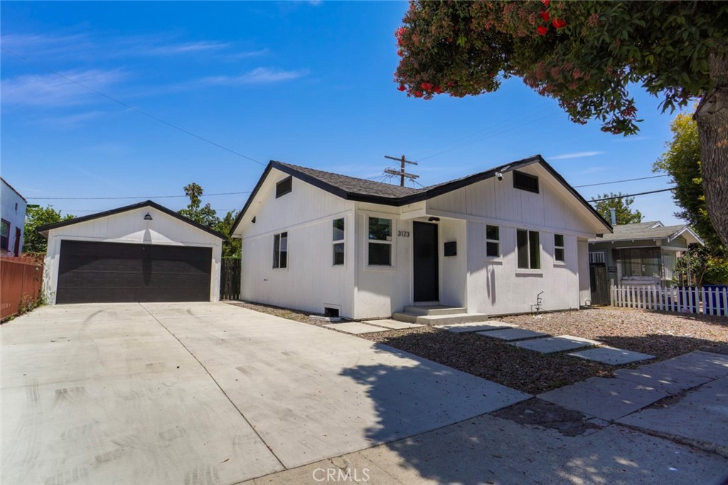 3123 Hyde Park Boulevard Property Photo 1