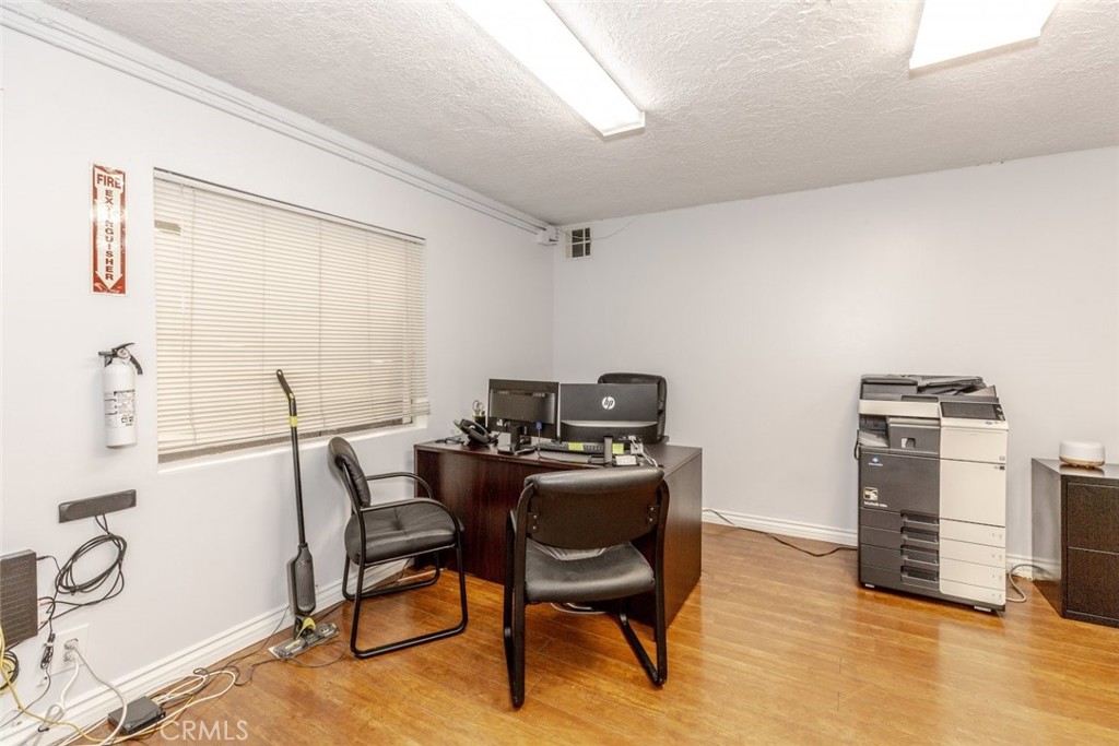 10523 Burbank Boulevard 203 Property Photo 8