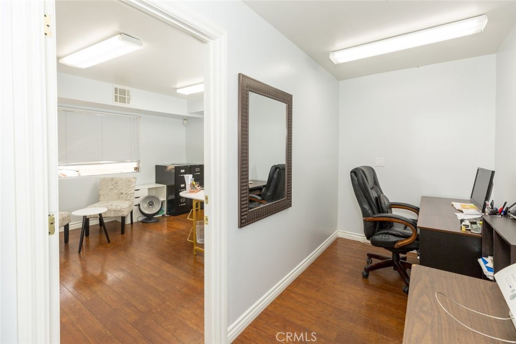 10523 Burbank Boulevard 203 Property Photo 10