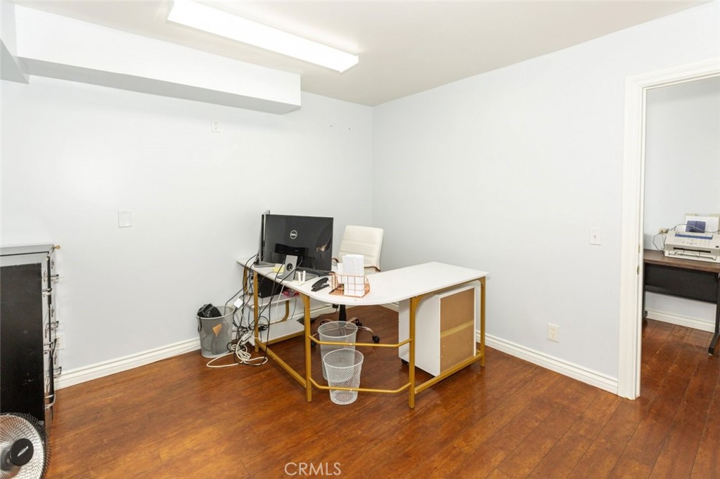 10523 Burbank Boulevard 203 Property Photo 13