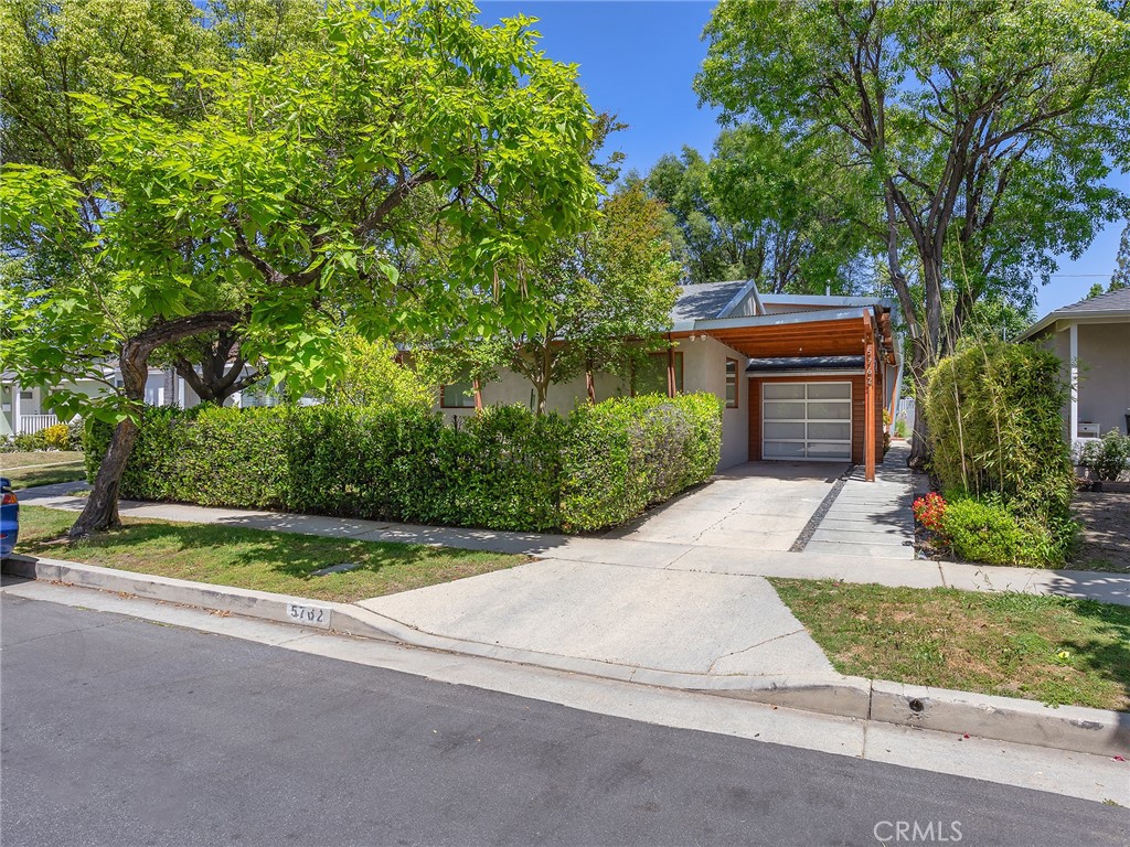 5762 Andasol Avenue Property Photo 1