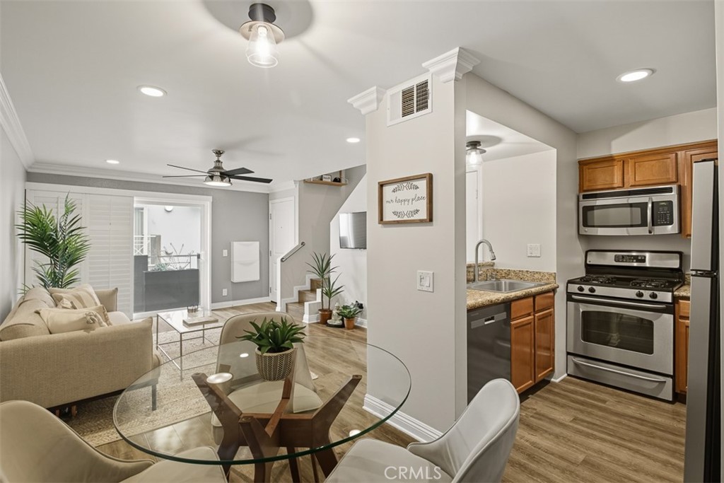 355 N Maple Street 209 Property Photo 1