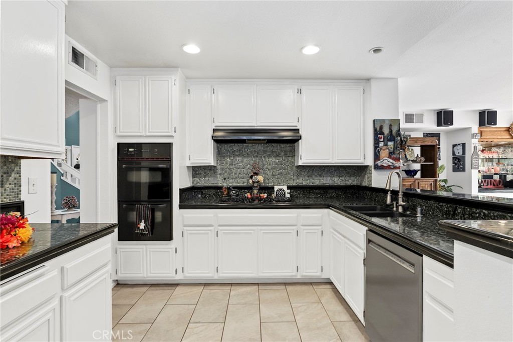 12401 Willow Forest Drive Property Photo 17