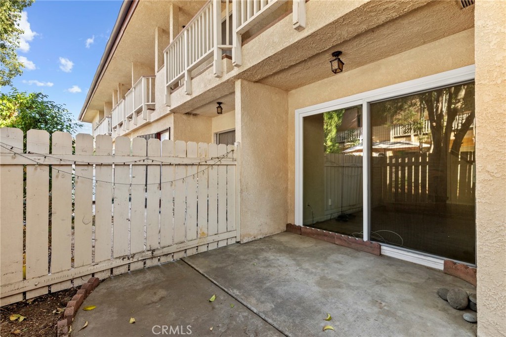 8031 Canby Ave 4 Property Photo 2