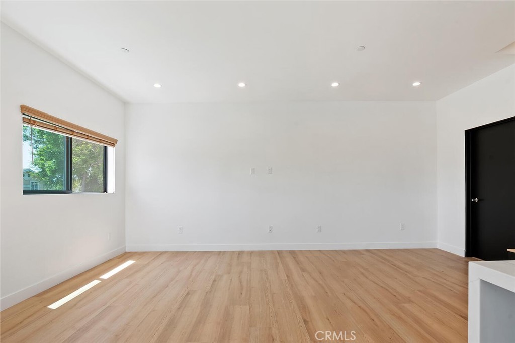 2633 S Cochran Property Photo 17