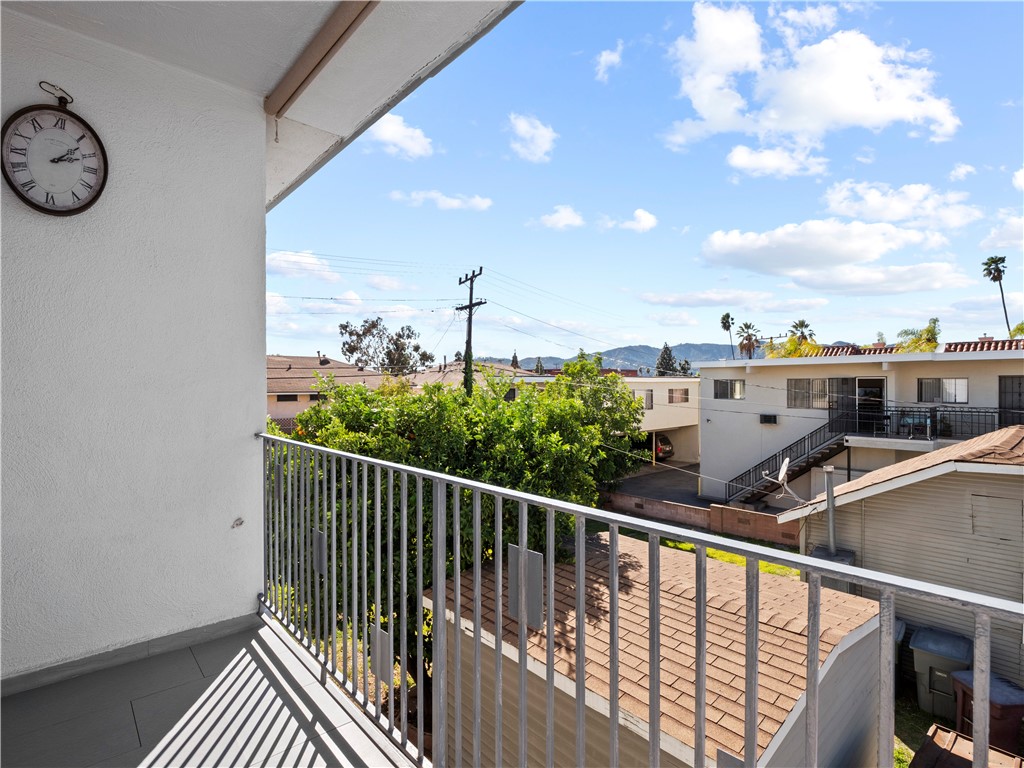 350 W Wilson Property Photo 10