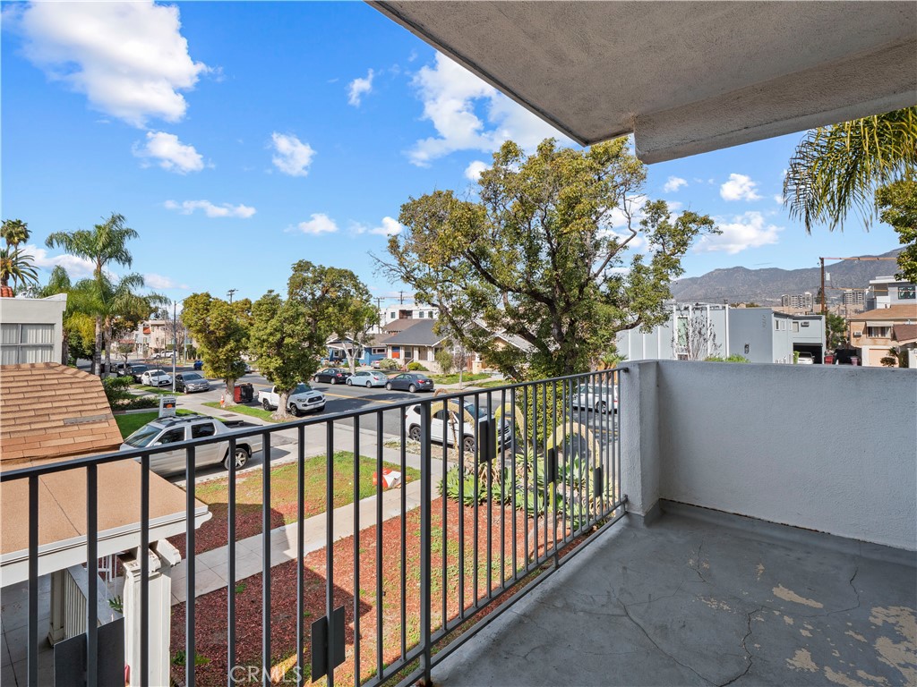 350 W Wilson Property Photo 17